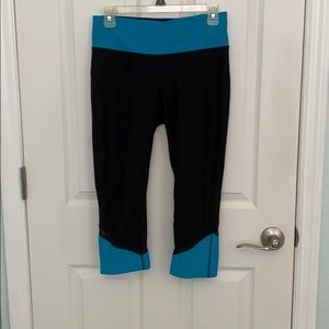 Mid-waisted Workout Capris